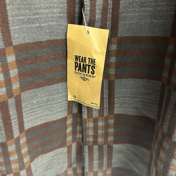 NWT DOCKERS LONG SLEEVES CASUAL FLANNEL PLEATED BUTTONS DOWN SHIRT FITTED IN L - Picture 5 of 7